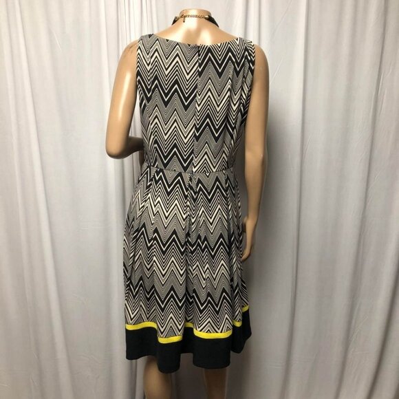 Jessica Howard Dress Womens Size 8 Black White Yellow Stretchy Zigzag Sleeveless - Picture 4 of 7